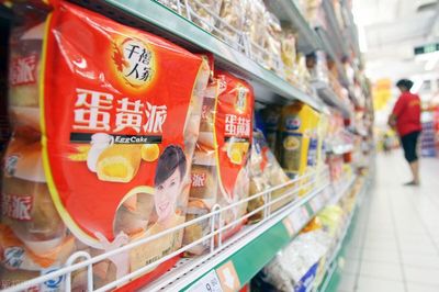 除了模仿大火的食品开辟市场外 达利还有其他的什么营销策略?